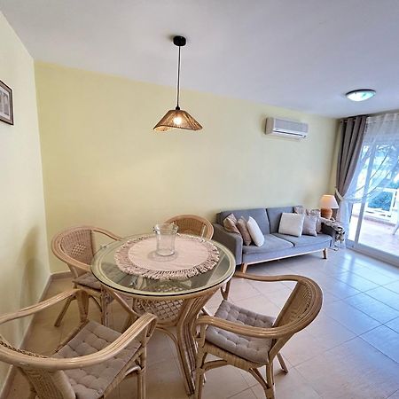 Sea Views Apartments Дения Экстерьер фото